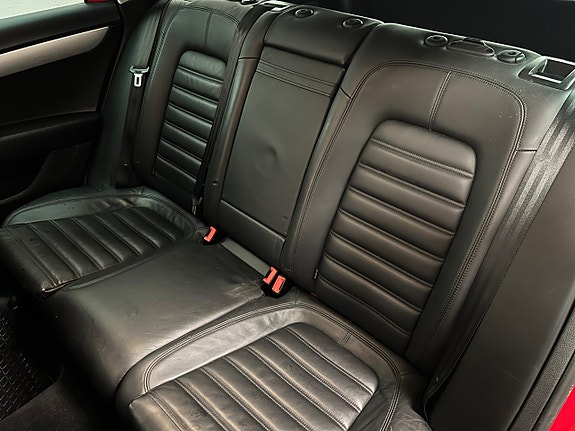 Volkswagen Passat Alltrack 12 of 26
