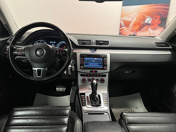 Volkswagen Passat Alltrack 13 of 26