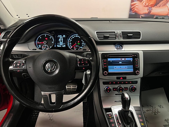 Volkswagen Passat Alltrack 15 of 26