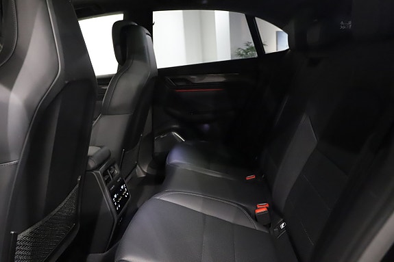 Porsche Macan Turbo 19 of 24