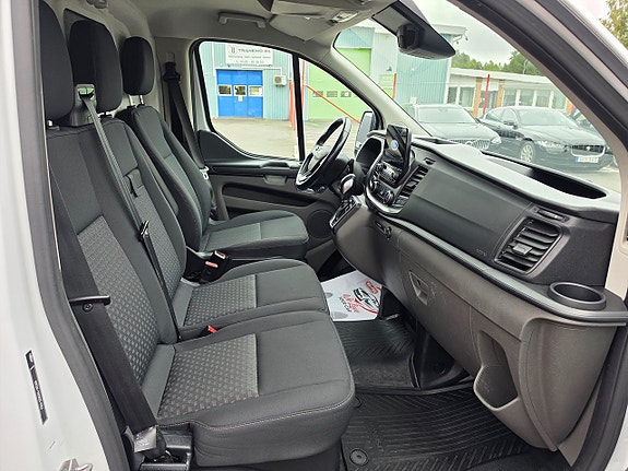 Ford Transit Custom 14 of 27