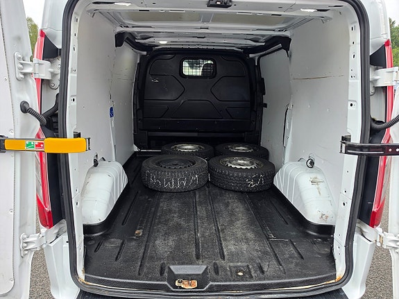 Ford Transit Custom 8 of 27