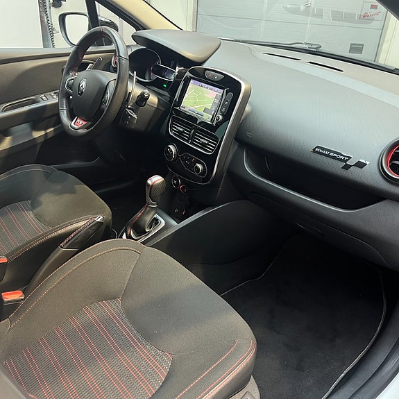 Renault Clio 12 of 13