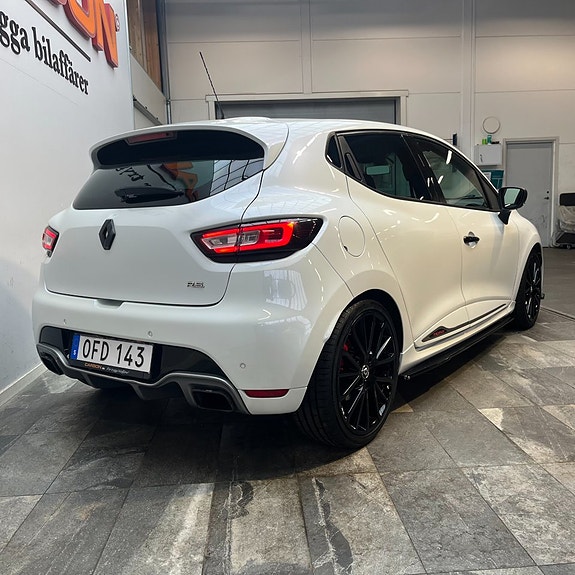 Renault Clio 4 of 13