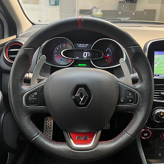 Renault Clio 11 of 13