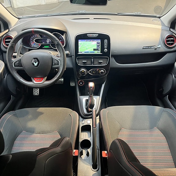 Renault Clio 10 of 13