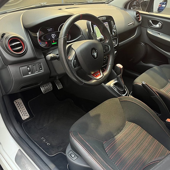 Renault Clio 9 of 13