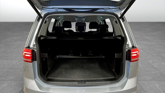 Volkswagen Touran 12 of 24