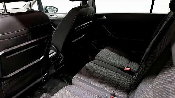Volkswagen Touran 11 of 24