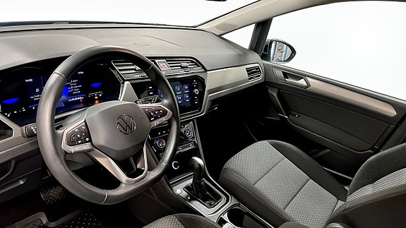 Volkswagen Touran 7 of 24