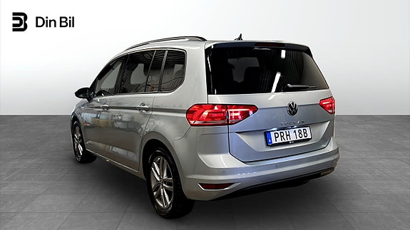 Volkswagen Touran 3 of 24
