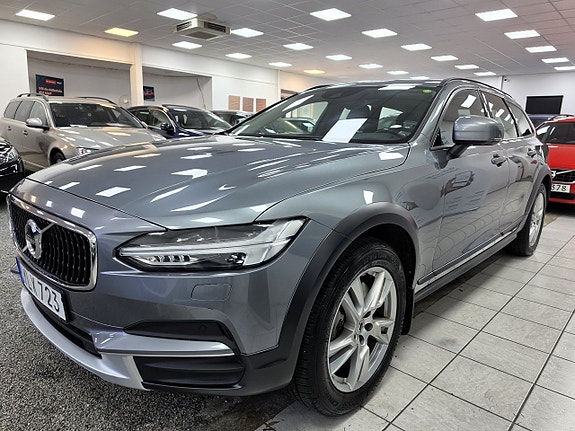 Volvo V90 Cross Country 2 of 20