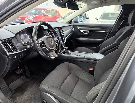 Volvo V90 Cross Country 9 of 20