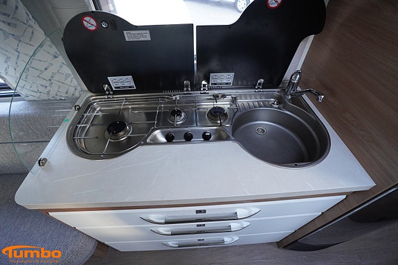 Hobby 460 UFE DE LUXE, Lufttält 8 of 19
