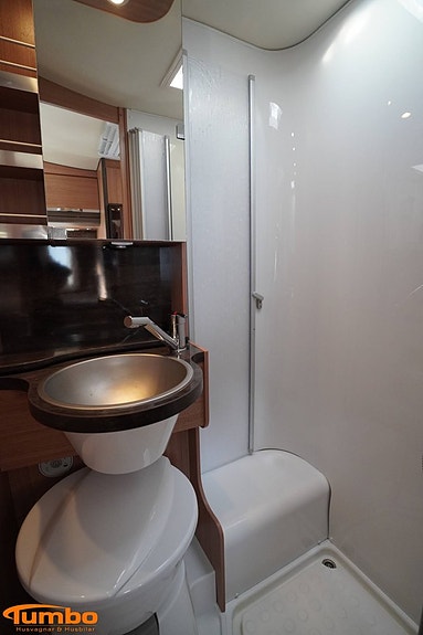 Knaus Sky Wave 700 ACx2 Alde 12 of 18