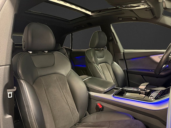 Audi Q8 12 of 19