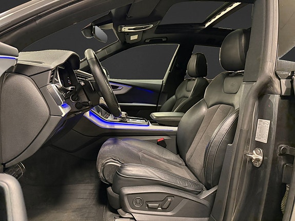 Audi Q8 8 of 19