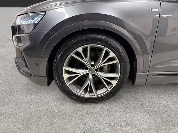 Audi Q8 19 of 19