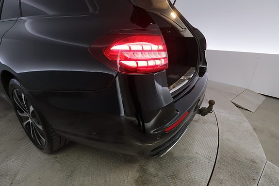 Mercedes-Benz E300 7 of 30