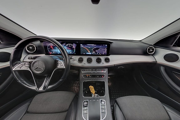 Mercedes-Benz E300 14 of 30