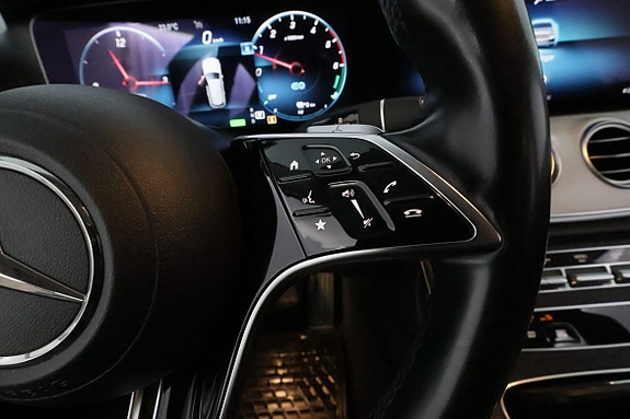 Mercedes-Benz E300 19 of 30