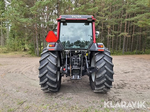 Traktor Valtra A95 med frontlastare 6 of 6