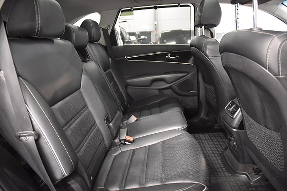 Kia Sorento 14 of 30