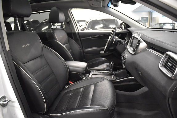 Kia Sorento 12 of 30