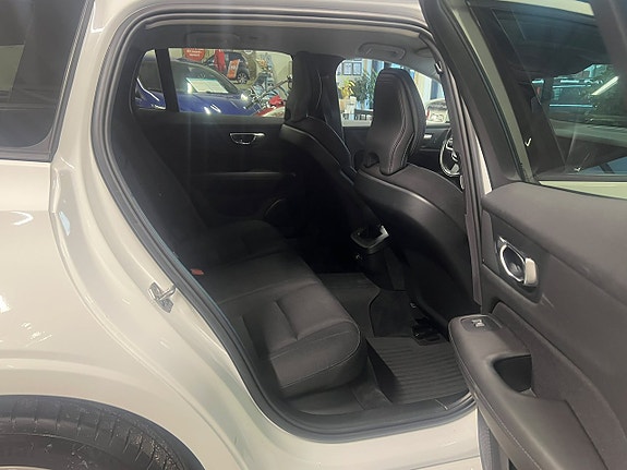 Volvo V60 13 of 20