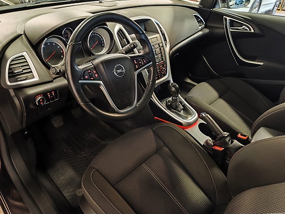 Opel Astra 8 of 17