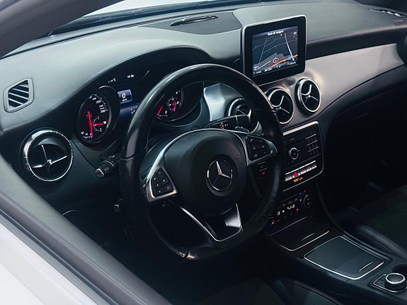 Mercedes-Benz CLA220 d 9 of 19