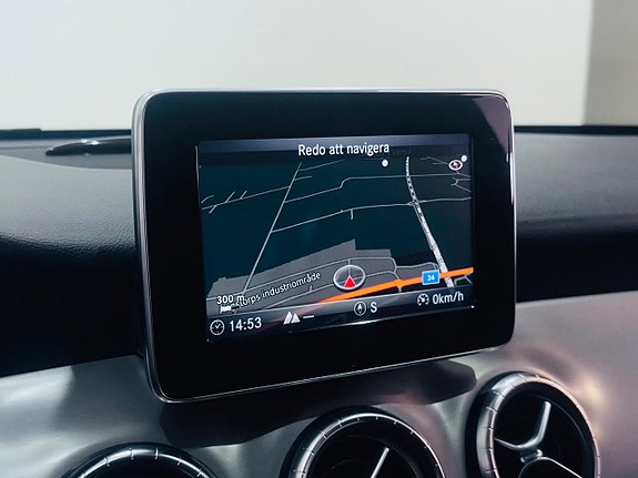 Mercedes-Benz CLA220 d 13 of 19