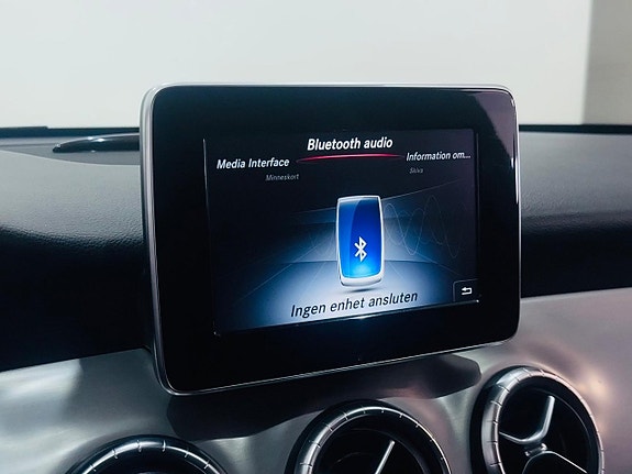 Mercedes-Benz CLA220 d 14 of 19