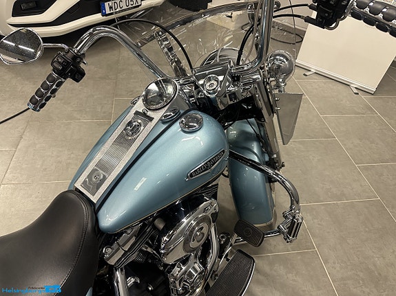Harley-Davidson Road King Classic * Vance & Hines * Screaming eagles race tuner 7 of 11