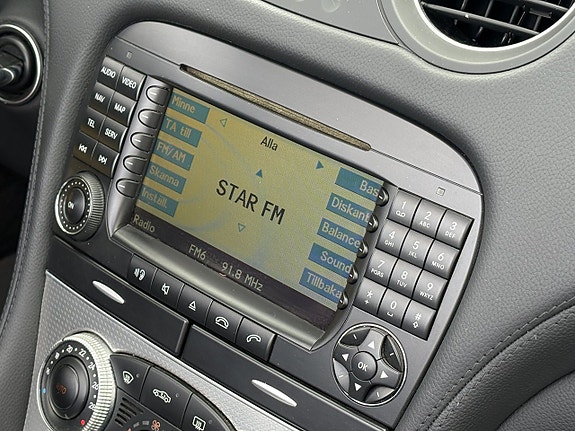 Mercedes-Benz SL350 21 of 25