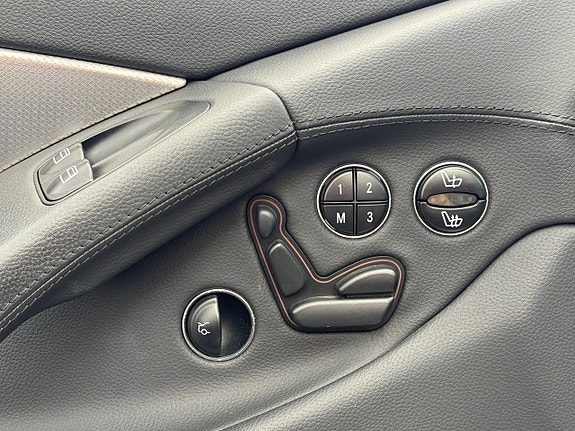 Mercedes-Benz SL350 25 of 25