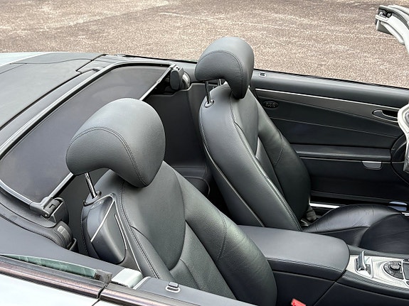 Mercedes-Benz SL350 13 of 25