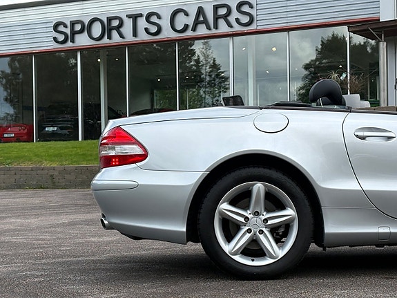 Mercedes-Benz SL350 8 of 25