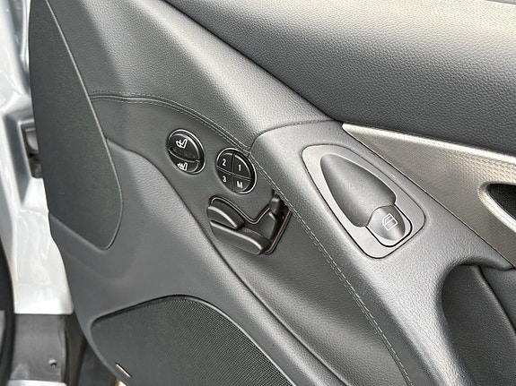 Mercedes-Benz SL350 19 of 25
