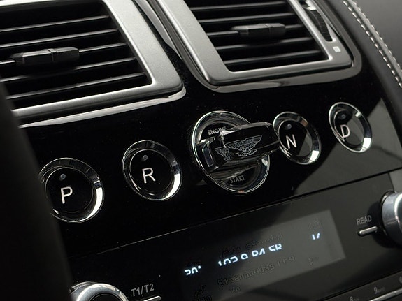 Aston Martin DB9 16 of 25