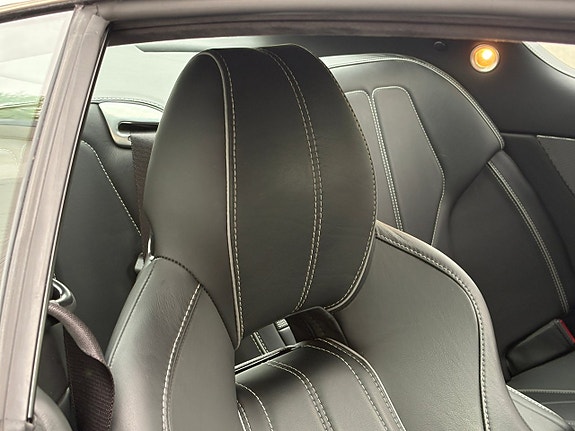 Aston Martin DB9 11 of 25