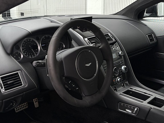 Aston Martin DB9 14 of 25