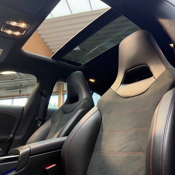 Mercedes-Benz CLA250 11 of 11