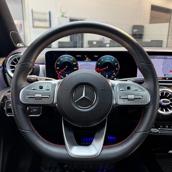Mercedes-Benz CLA250 8 of 11