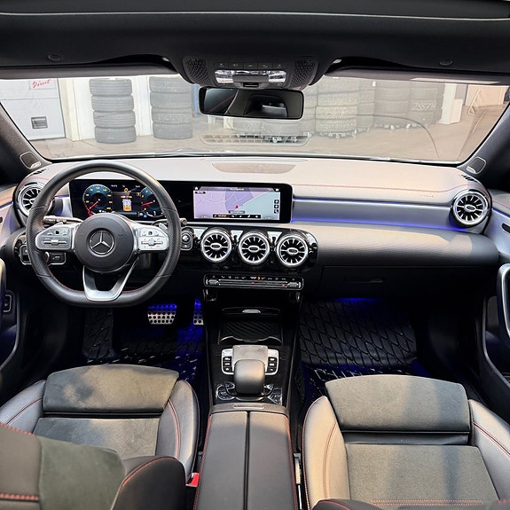 Mercedes-Benz CLA250 7 of 11