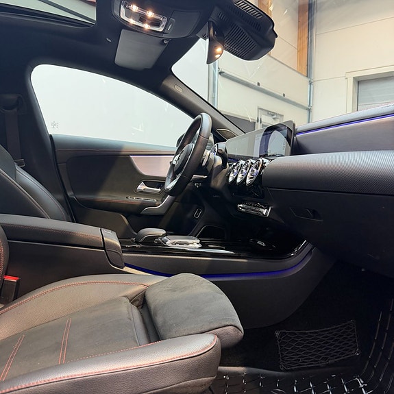 Mercedes-Benz CLA250 9 of 11