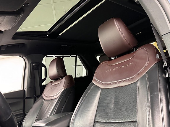 Ford Explorer 11 of 19