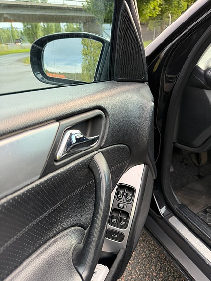 Mercedes-Benz C180 10 of 13