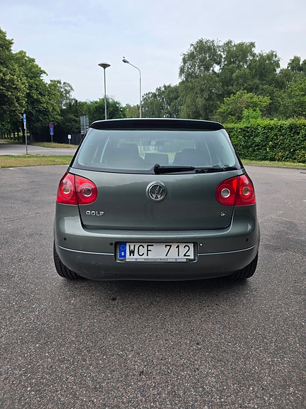 Volkswagen Golf V 5 of 6