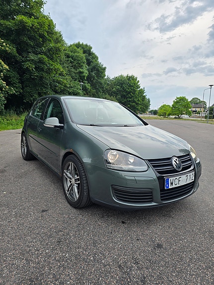 Volkswagen Golf V 3 of 6